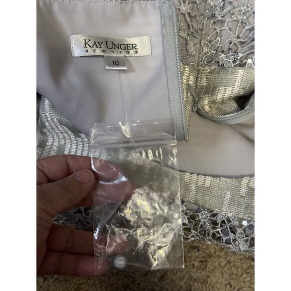 KAY UNGER Silver Gray Metallic Sequin Lace Sheath Dress BEAUTIFUL Formal 10 READ - Picture 6 of 14